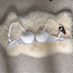 Strapless // Removable Straps Bra